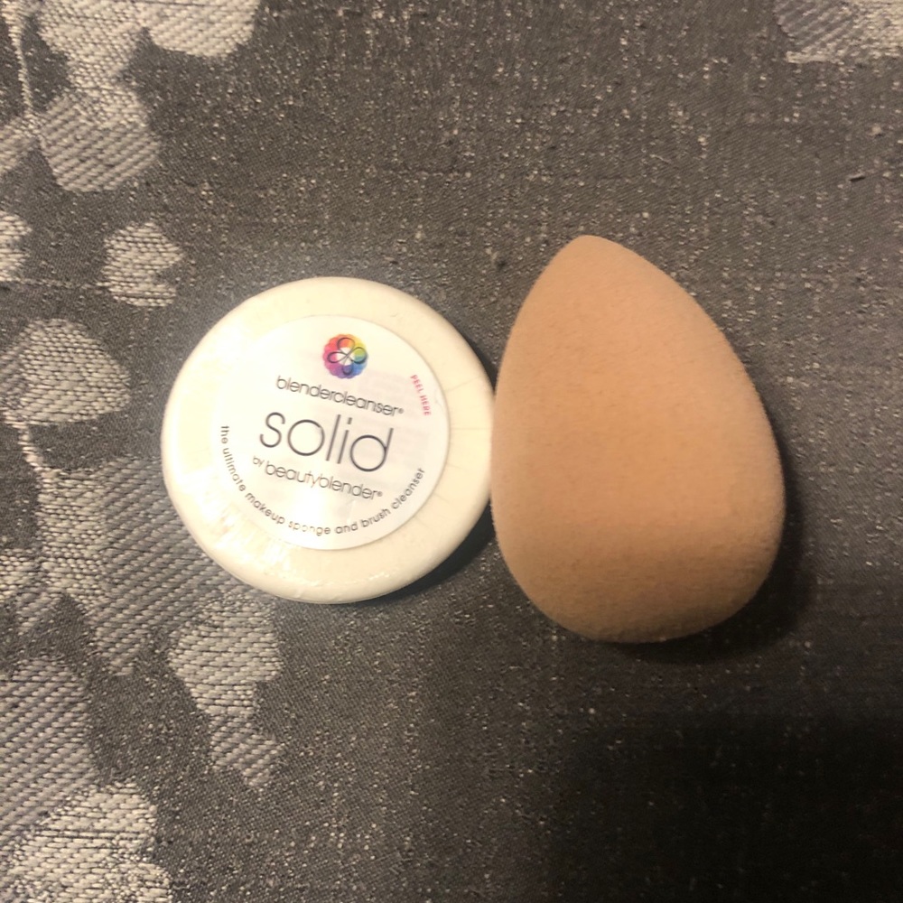BeautyBlender Sponge and Cleaner NWOT - Picture 2 of 8